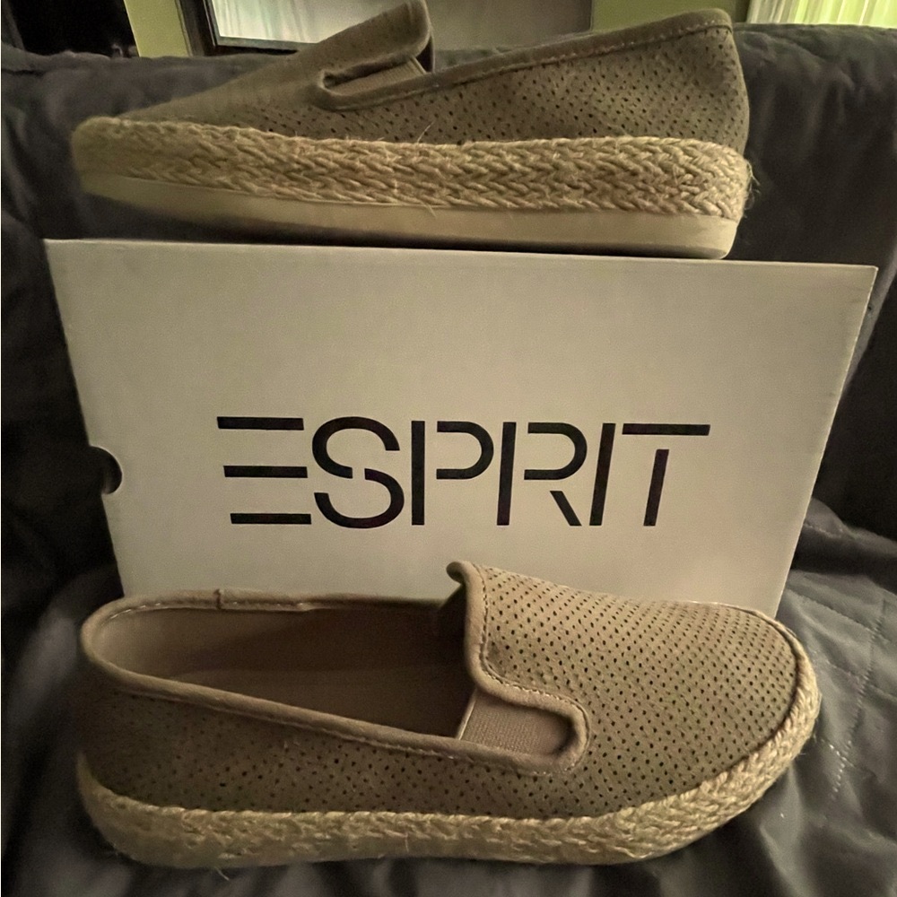 NIB Esprit Beige Espadrilles Flats Casual Shoes Sz 9 NEW In Box Elephant Nadine